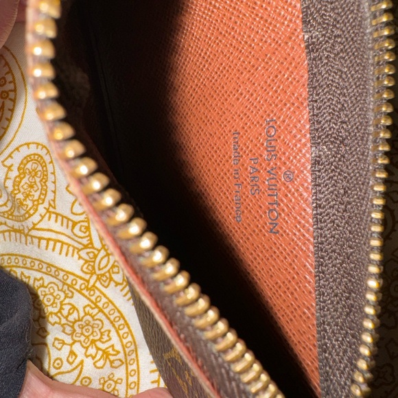 LV KEY POUCH - Picture 7 of 14